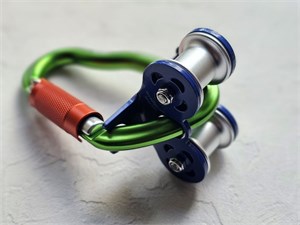 Ролик Treck на карабине GURU Grass Twist Lock guru04-03bl - фото 44290