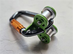 Ролик Treck на карабине GURU Flame guru04-04gr - фото 44297