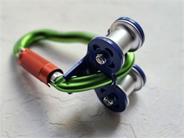 Ролик Treck на карабине GURU Grass Twist Lock guru04-03bl